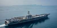 Porta-aviões USS Carl Vinson, realiza exercícios militares com o Japão antes de seguir para a península coreana.  Foto: Reuters