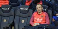 Iniesta vai jogar contra o Villarreal (Foto: LLUIS GENE / AFP)  Foto: Lance!