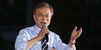 O candidato liberal do Partido Democrático Moon Jae-In venceu as eleições presidenciais na Coreia do Sul, conforme indicam pesquisas de boca de urna  Foto: Agência Brasil