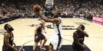 O ala Kawhi Leonard foi o principal jogador dos Spurs  Foto: Reuters