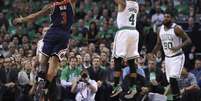 Isaiah Thomas foi um dos destaques do Boston Celtics na vitória contra o Washington Wizards na noite dessa segunda-feira  Foto: Reuters