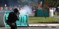 Protesto contra o presidente Temer acabou em vandalismo e confronto em Brasília.  Foto: Reuters