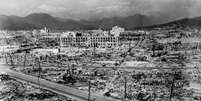 Imagem mostra os danos causados pela explosão da bomba atômica sobre Hiroshima em 1945.  Foto: Getty Images