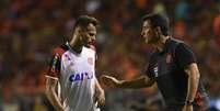 Zé Ricardo orienta o time do Flamengo durante a partida contra o Recife, nessa última quarta-feira  Foto: Staff Images/Flamengo