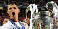 Cristiano Ronaldo, que ganhou a Liga dos Campeões junto com o Real Madrid no último fim de semana, tem contrato com o time espanhol até 2021  Foto: Lance!
