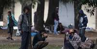 Pessoas se aglomeram na mais nova cracolândia de SP  Foto: BBC News Brasil