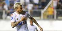 Lucas Lima defende o Peixe desde 2014  Foto: Marco Galvão/Fotoarena / LANCE!