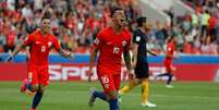 Martin Rodriguez marca para o Chile no empate com a Austrália pela Copa das Confederações  Foto: Reuters