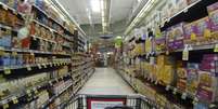 Corredor de supermercado em Del Mar, na Calif&oacute;rnia, Estados Unidos. 06/03/2013  REUTERS/Mike Blake   Foto: Reuters