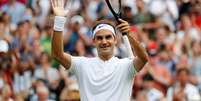 Roger Federer comemora sua vitória  Foto: Reuters
