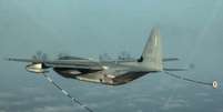 Uma aeronave de transporte KC-130 Hercules norte-americana durante voo. 14/03/2013 Fuzileiros Navais dos Estados Unidos/Divulga&ccedil;&atilde;o via REUTERS  Foto: Reuters