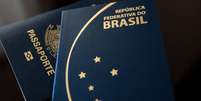 Passaportes brasileiros  Foto: BBC News Brasil