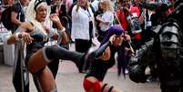 Fãs vestidos de super-heróis na Comic-Con  Foto: BBC News Brasil