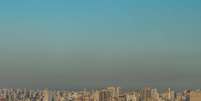 Poluição do ar, vista do Bairro da Bela Vista, em São Paulo (SP), na tarde desta quarta-feira (26)  Foto: Rogerio de Santis/Futura Press