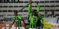 Bill marca e garante vitória do Coelho sobre o Juventude - Luiz Erbes/Agência Freelancer  Foto: Lance!