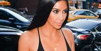 Kim Kardashian ousou ao apostar em peça transparente para ir às ruas do bairro do SoHo, em Nova York, nesta terça-feira, 1º de agosto de 2017  Foto: Getty Images / PurePeople
