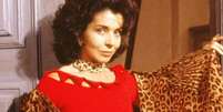 Em ‘Tieta’, de 1989, exibida atualmente no Canal Viva, a protagonista vivida por Betty Faria leva a TV para a atrasada cidade de Santana do Agreste e revoluciona a vida dos moradores  Foto: TV Globo  / Divulgação