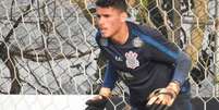 Goleiro de 17 anos está no Corinthians desde 2015, após passagem pelo Internacional (Foto: Gabriel Carneiro)  Foto: Lance!