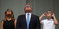 Família Trump observa eclipse do Sol  Foto: Getty Images 