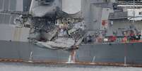 Destróier de mísseis guiados norte-americano USS Fitzgerald, após colisão na base naval de Yokosuka, no Japão 18/06/2017 REUTERS/Toru Hanai  Foto: Reuters