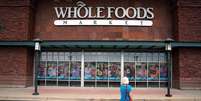 Cliente entra em loja da Whole Foods em Superior, Estados Unidos
26/7/2017 REUTERS/Rick Wilking  Foto: Reuters