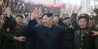 Líder da Coreia do Norte, Kim Jong Un, reage após lançamento de míssil Hwasong-14
KCNA/via REUTERS  Foto: Reuters