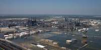 &Aacute;reas alagadas provocadas pela tempestade tropical Harvey nas instala&ccedil;&otilde;es da Motiva em Port Arthur, no Texas
31/08/2017
REUTERS/Adrees Latif  Foto: Reuters