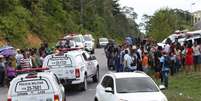 Policiais militares chegam ao Compaj após massacre  Foto: BBC News Brasil