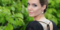 Angelina Jolie lamenta divórcio de Brad Pitt em entrevista ao 'The Telegraph'  Foto: Getty Images / PurePeople
