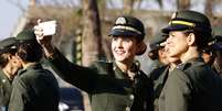 Militares fazem selfie no Anhembi no Desfile de 7 de setembro em S&atilde;o Paulo  Foto: Newton Menezes/Futura Press