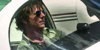 Tom Cruise é um piloto que vive perigosamente no longa "Feito na América"  Foto: Divulgação / Guia da Semana
