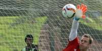 Neuer no treinamento do Bayern (Foto: AFP / KARIM JAAFAR)  Foto: Lance!