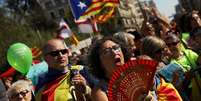 Manifestantes se reúnem em apoio a referendo do dia 1º de outubro pela independência da Catalunha, em Barcelona 24/09/2017 REUTERS/Susana Vera  Foto: Reuters