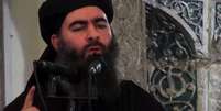 Abu Bakr al-Baghdadi discursa em foto de 2014  Foto: BBC News Brasil