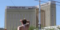 Hotel onde o atirador se hospedou e abriu fogo contra público de show em Las Vegas  Foto: Reuters