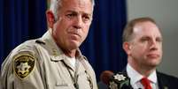 O xerife de Las Vegas, Joseph Lombardo (esq) fala &agrave; imprensa ao lado do agente do FBI Aaron Rouse  Foto: Ag&ecirc;ncia Brasil