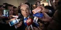 Deputado Bonif&aacute;cio de Andrada (PSDB-MG), relator da den&uacute;ncia contra Temer na CCJ da C&acirc;mara, fala &agrave; imprensa)  Foto: Ag&ecirc;ncia Brasil