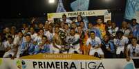 A conquista da Primeira Liga foi a sétima do Londrina com o técnico Cláudio Tencatti no comando (Foto: Gustavo Oliveira/ Londrina Esporte Clube)  Foto: Lance!