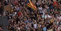 Manifestantes se mostram bem divididos quanto a independência da Catalunha  Foto: Susana Vera / Reuters
