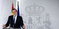 O presidente do governo da Espanha, Mariano Rajoy, anuncia intervenção na Catalunha em entrevista no Palácio Moncloa, em Madri  Foto: Agência Brasil