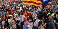 Pessoas comemoram declaração de independência da Catalunha da Espanha
27/10/2017 REUTERS/Yves Herman  Foto: Reuters