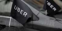 Bandeiras da Uber em carros de motoristas do aplicativo em Taip&eacute;, Taiwan
26/02/2017 REUTERS/Tyrone Siu  Foto: Reuters