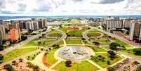 Em Brasília, governo federal tem 268 imóveis vagos e se prepara para alugar, por cerca de R$ 13 milhões anuais, prédio para Funasa, que tem sede própria na capital federal   Foto: BBC News Brasil