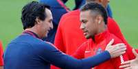 Neymar em um de seus primeiros contatos com Unai Emery (Foto: AFP)  Foto: Lance!