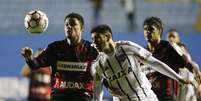 O jogador André Luis do Figueirense durante partida entre Oeste SP e Figueirense SC, válida pela Série B do Campeonato Brasileiro 2017, no estádio Arena Barueri em Barueri, SP, nesta terça-feira (07).  Foto: Marcos Bezerra/Futura Press