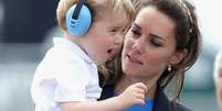 Grávida de 4 meses de seu terceiro bebê, Kate Middleton leva o filho, príncipe George, de 4 anos, à escola todos os dias  Foto: Getty Images / PurePeople