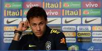 Neymar participou de entrevista coletiva nesta sexta-feira (Foto: Pedro Martins / MoWA Press)  Foto: Lance!