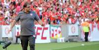 Guto Ferreira, técnico do Internacional-RS, durante partida contra o Vila Nova-GO, válida pela trigésima quinta rodada do Campeonato Brasileiro 2017, da Série B.  Foto: LUIZ MUNHOZ/Gazeta Press