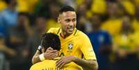 Neymar e Paulinho devem ser titulares contra a Inglaterra (Foto: Pedro Vilela)  Foto: Lance!