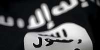 Imagem ilustrativa da bandeira do Estado Islâmico   Foto: Dado Ruvic / Reuters